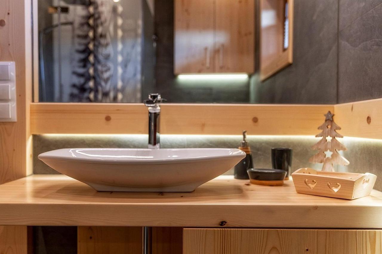 "Osada Guty" - Kazdy Domek Posiada Prywatne Jacuzzi Na Wylacznosc, W Cenie Pobytu - Idealne Miejsce Na Wypoczynek! Szaflary Exterior foto